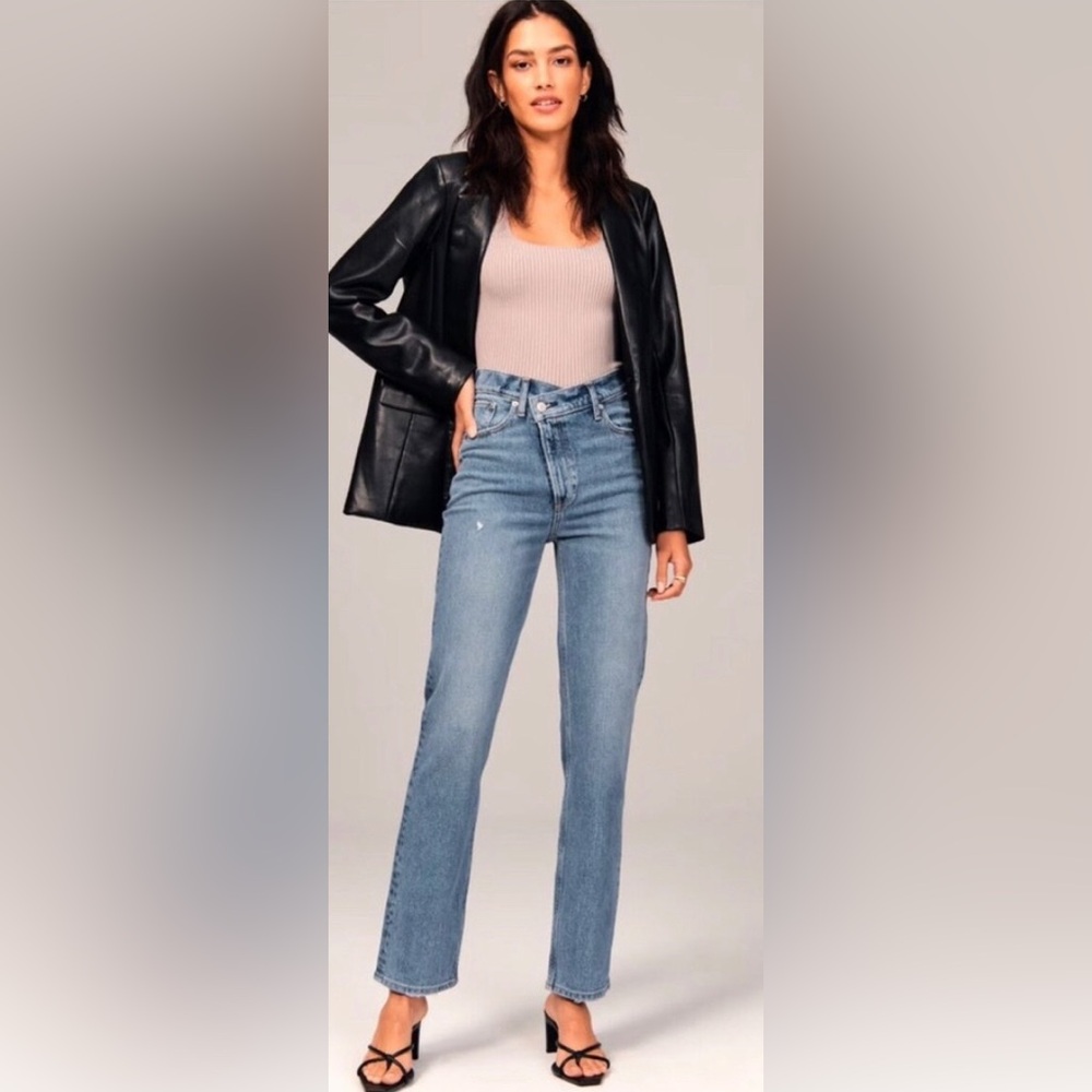 Abercrombie & Fitch The 90s Straight Ultra High Rise Criss Cross Size 25 Denim